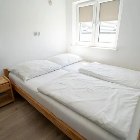 Teczowa 14 Апартаменты Сарбиново