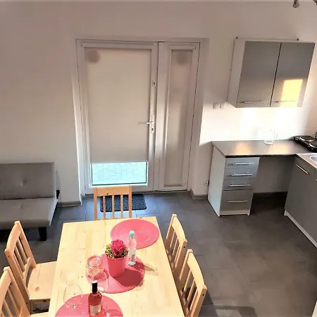 Teczowa 14 아파트 *