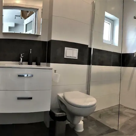 Teczowa 14 아파트